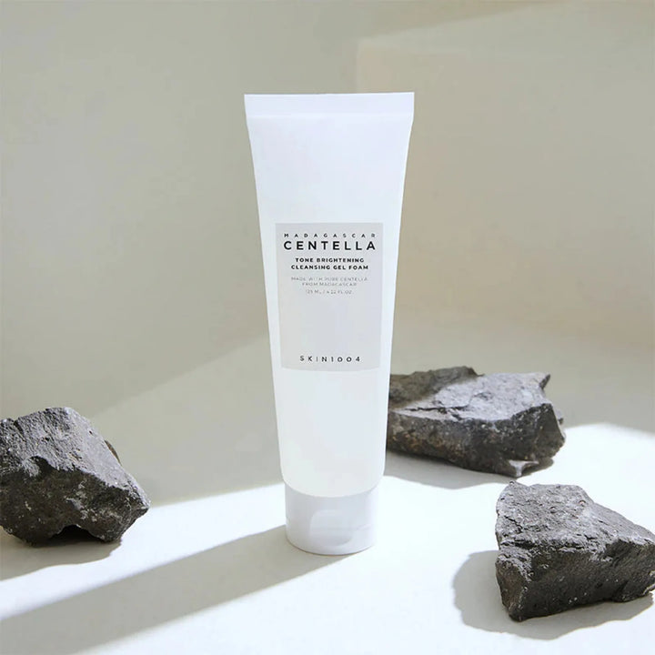SKIN1004 Tone Brightening Cleansing Gel Foam in a 125ml bottle, displaying the foaming cleanser with a clear pump dispenser.