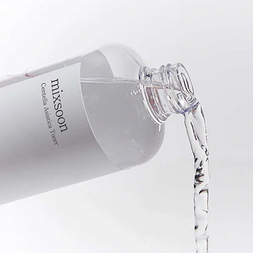 Nuaglow Centella Asiatica Toner for rosacea skincare routine, featuring a clear bottle with green liquid and natural ingredients.